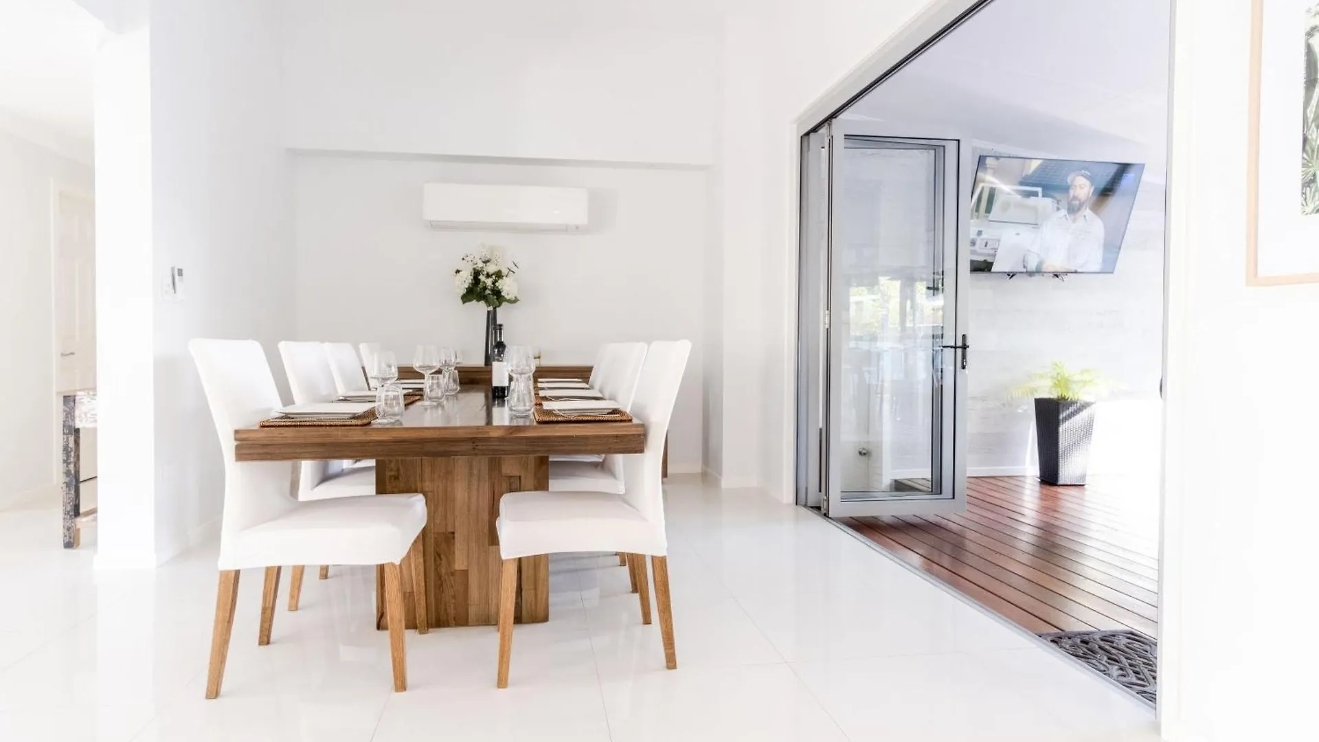 Kings Beach Home With Pool And Putt Putt Caloundra Australia
