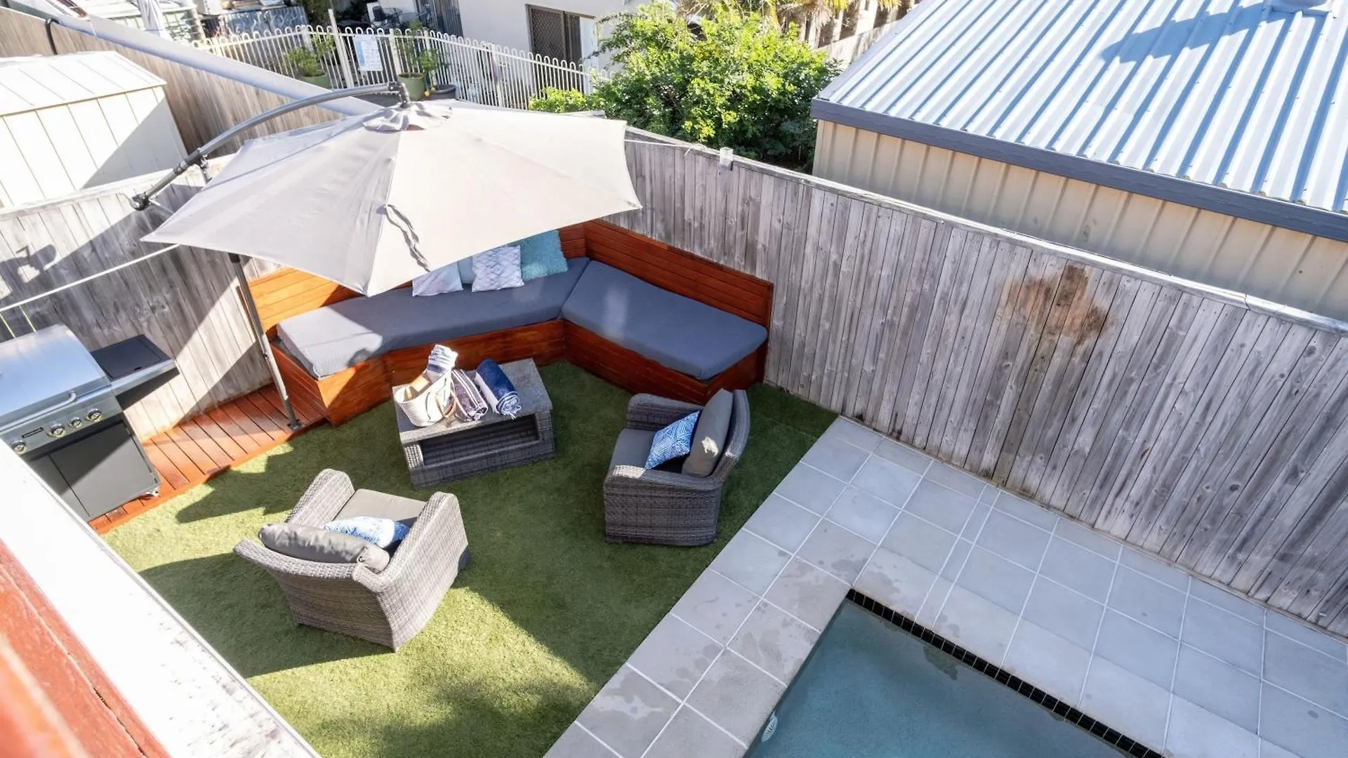 Kings Beach Home With Pool And Putt Putt Caloundra Holiday home
